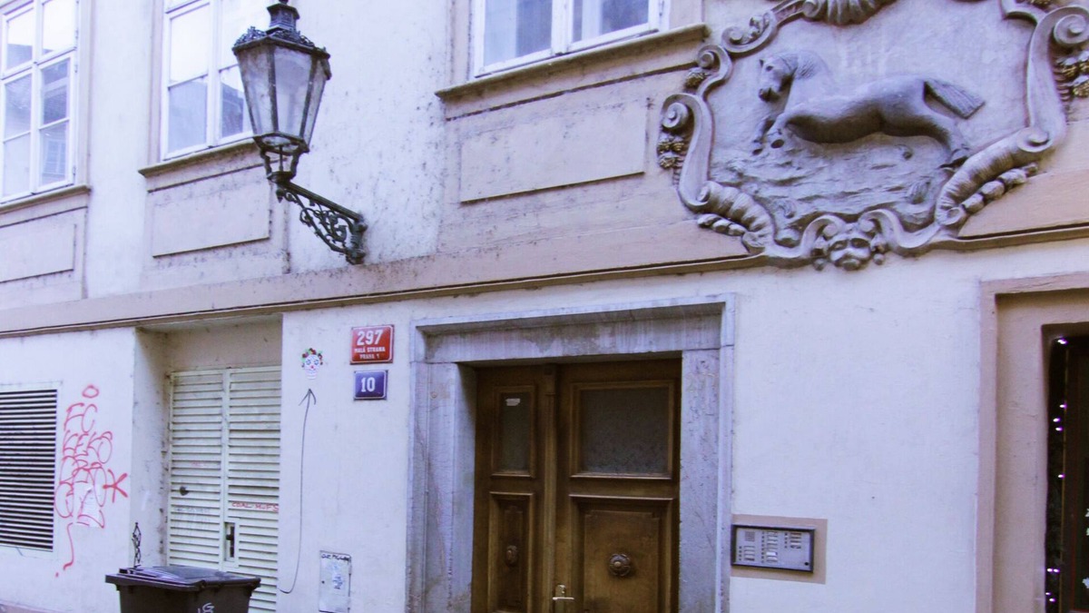 Mala Strana Apartment | Apartment Prokopská - a peaceful Lovers' Retreat near the Charles Bridge
