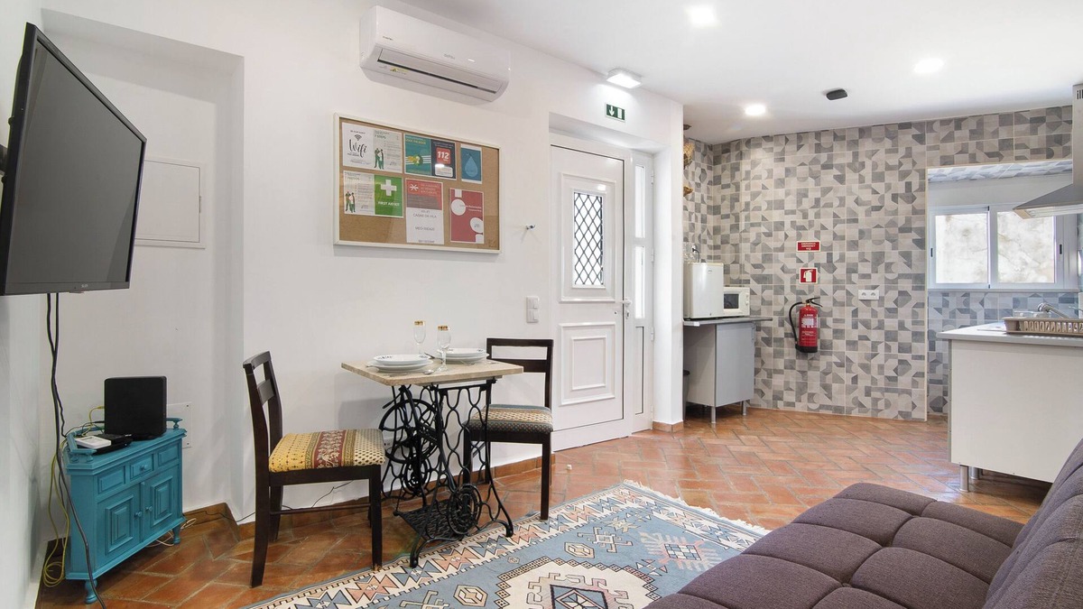 Sao Bras de Alportel Apartment | Apartment 'Casa Da Vila Nº 6' with Wi-Fi and Air Conditioning