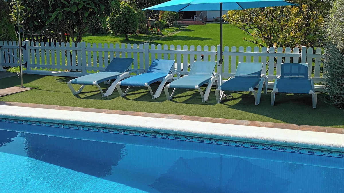 Mogro Apartment | Apartment Pueblo de Mogro with swimming pool and garden-Beach- near Santander