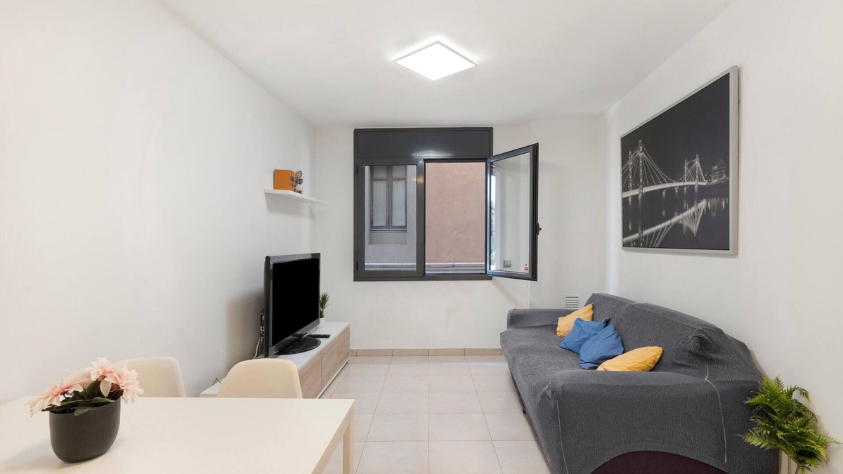 Centre Historic de Manresa Apartment | Apartment 'Puig Cardener 1' with Wi-Fi