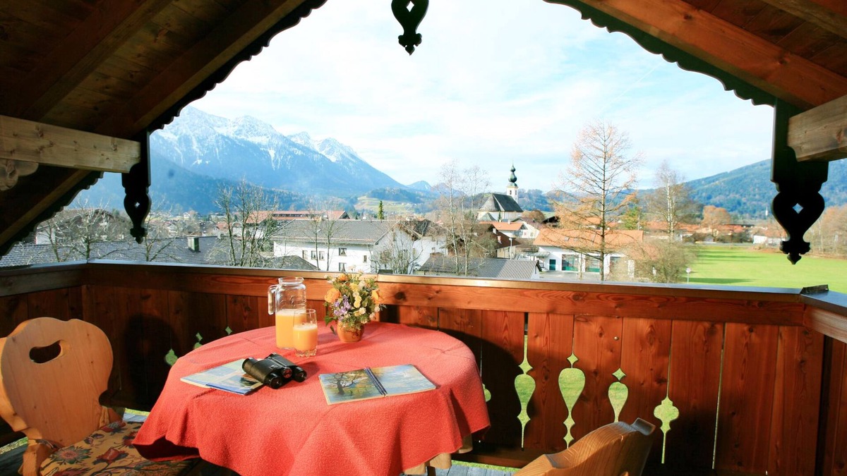 Kreuzfeld Apartment | Apartment Rauschberg for 4 persons with balcony, 67 sqm, kitchenette