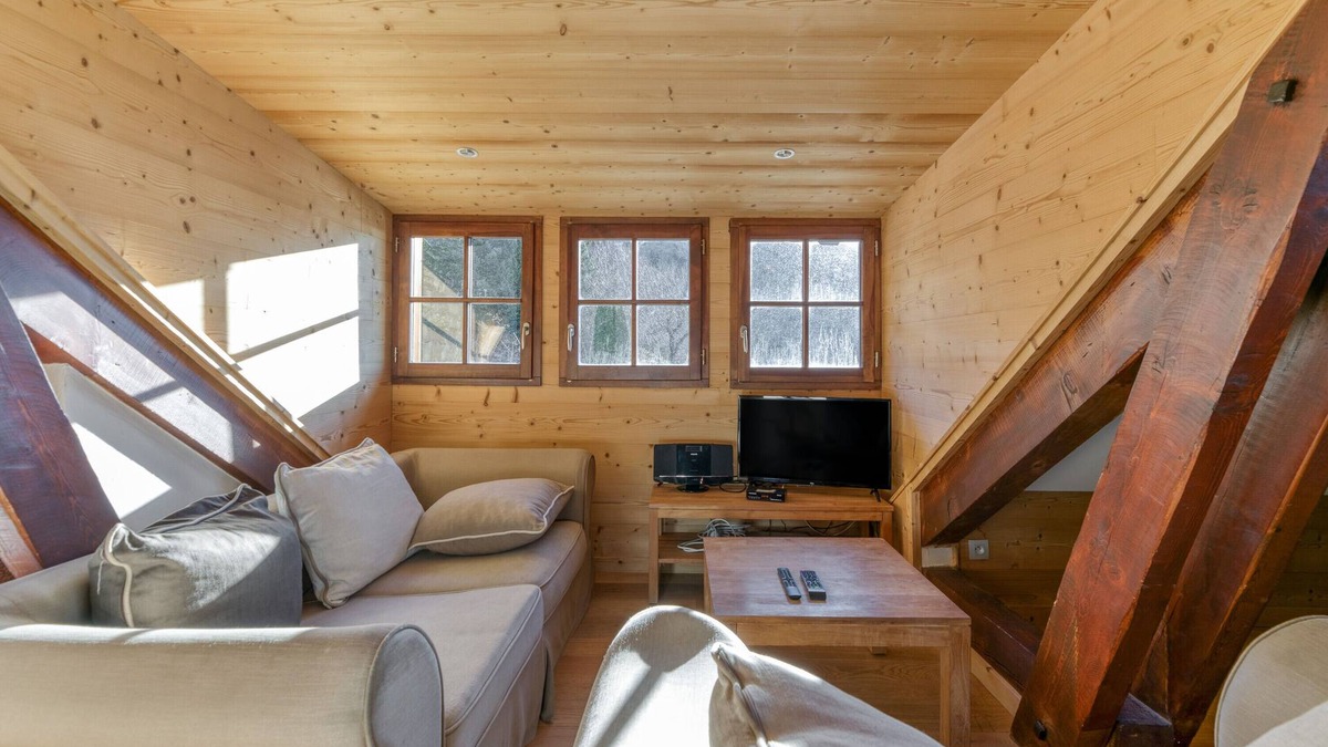 Villard-Reculas Apartment | Apartment 'Regain 8' with Mountain View and Balcony