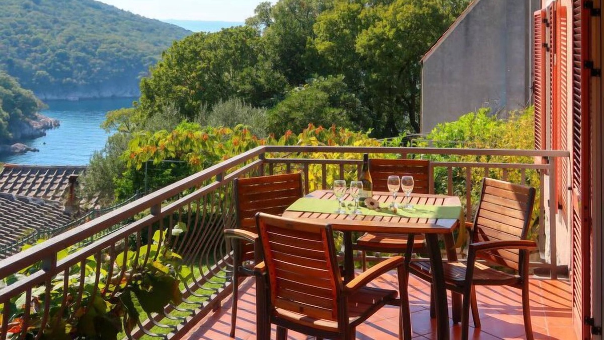 Porozina Apartment | Apartment Regina (ICS103) in Cres/Cres - 5 persons, 2 bedrooms