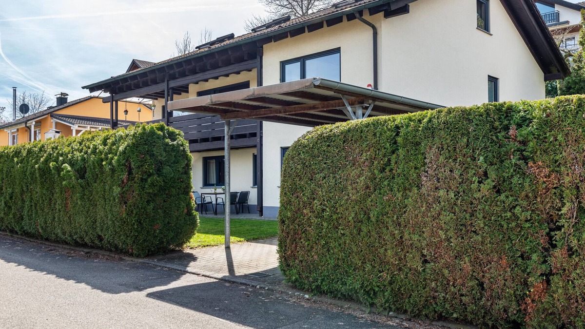 Wahlwies Apartment | Apartment 'Reichle' with Private Garden and Wi-Fi