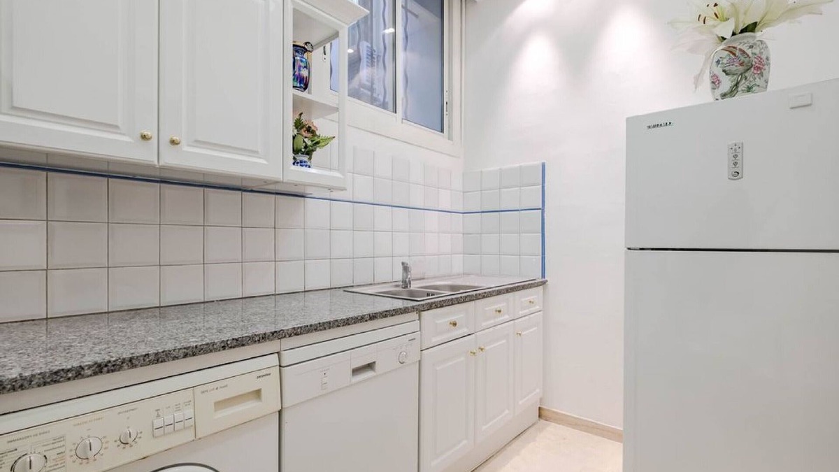 Gallus Apartment | Apartment 'Relax In Style In Centrally Located' with Balcony, Wi-Fi and Air Conditioning