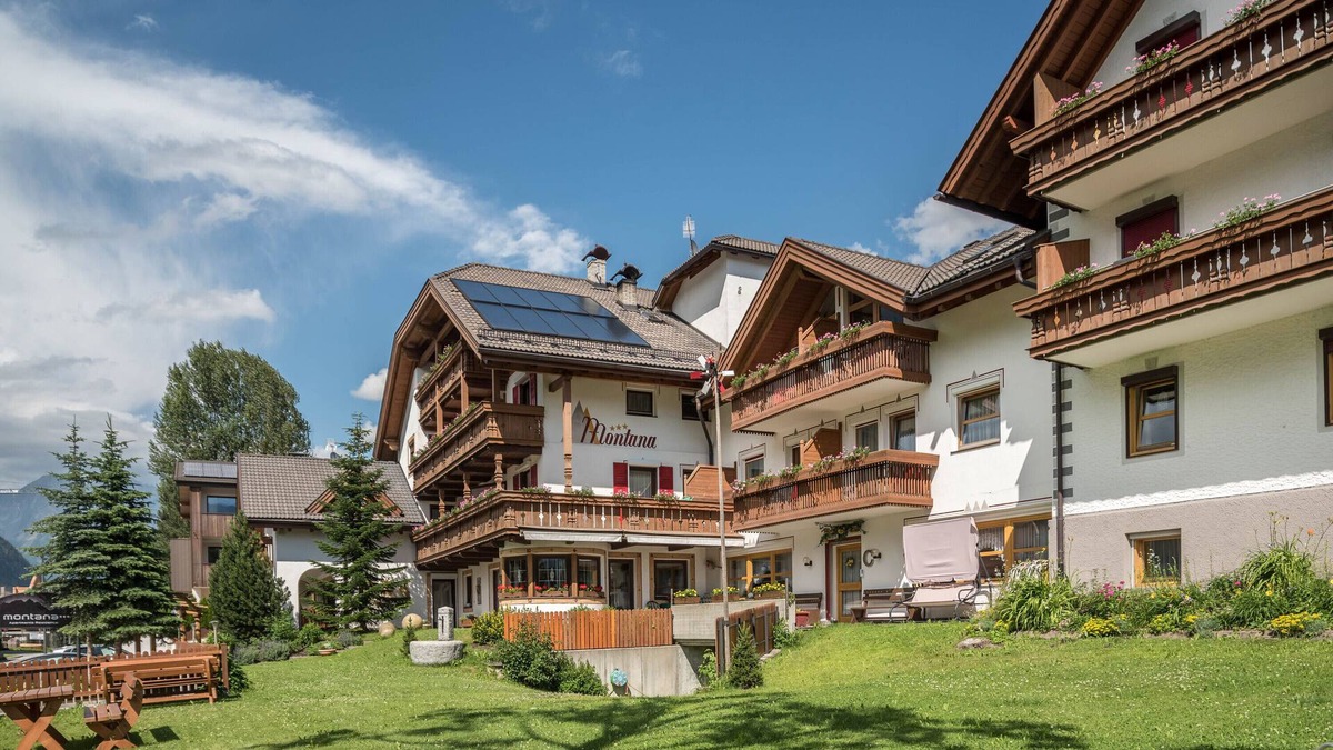 Rasun di Sopra House | Apartment 'Residence Montana Typ G' with Mountain View, Wi-Fi & Balcony