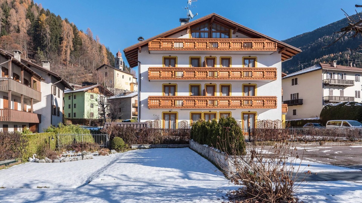 Carisolo Apartment | Apartment "Residence Park Imperator Bilocale" with Balcony, Garden & Mountain View