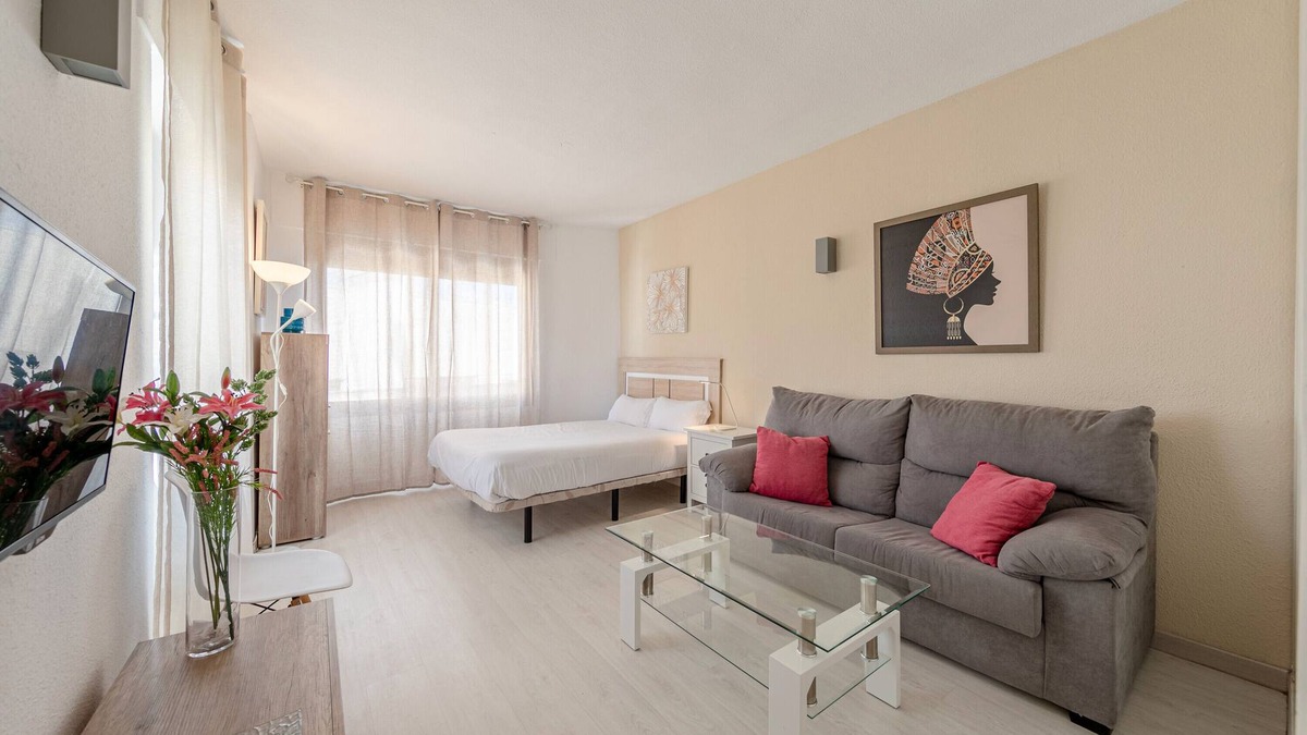 Los Remedios Apartment | Apartment 'Resit' with Wi-Fi and Air Conditioning