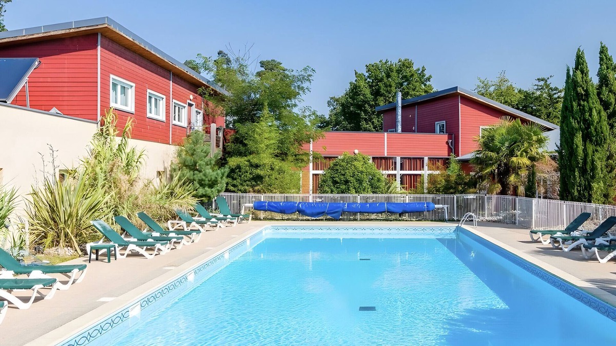 Chaveignes Apartment | Apartment 'Richelieu' with Balcony