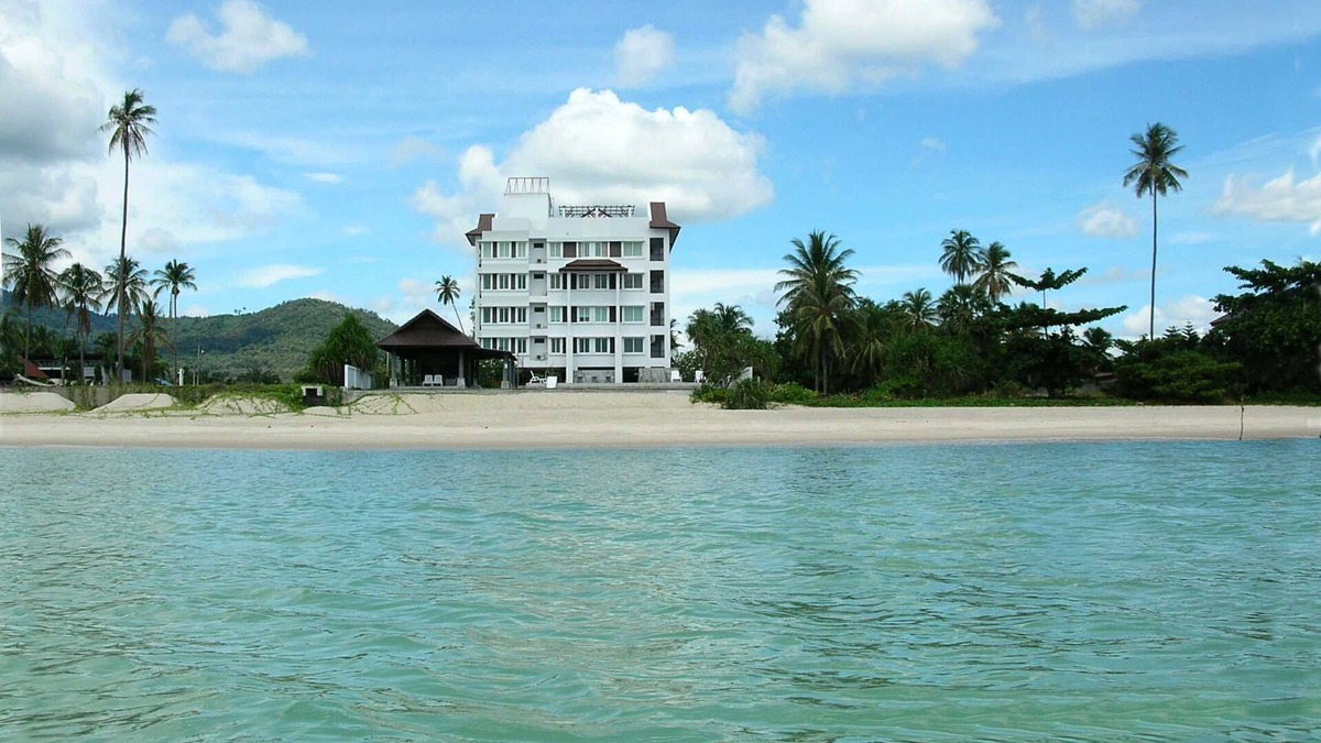Khanom Apartment | Apartment right on the beach in southern Thailand