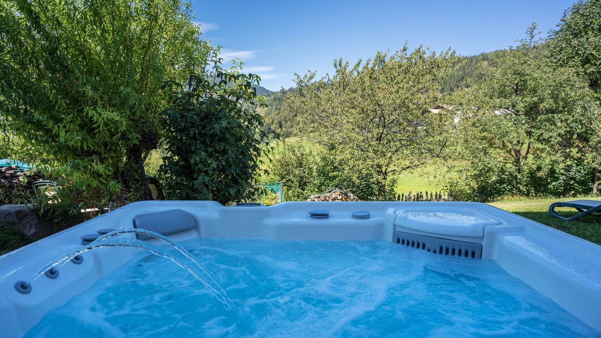 Anterivo Apartment | Apartment 'Roessl 103' with Mountain View, Shared Garden, Wellness Centre and Wi-Fi