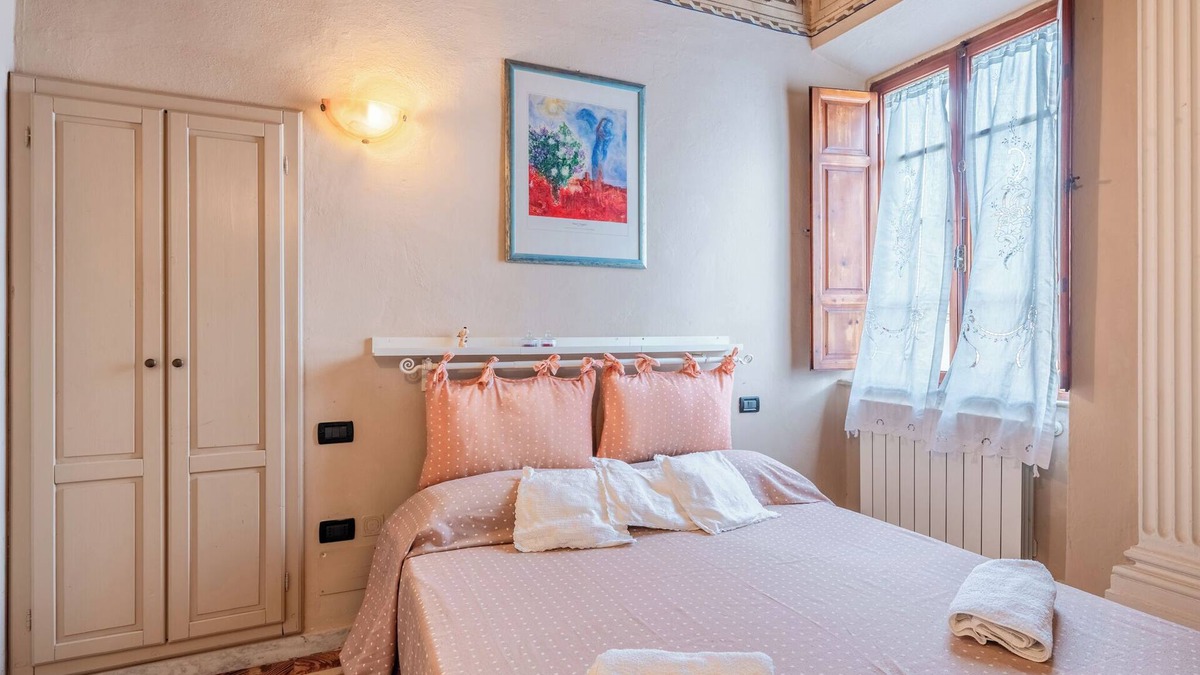 Cascine-La Croce Apartment | Apartment 'Romantic Suite Near Pisa Lucca' with Wi-Fi and Air Conditioning