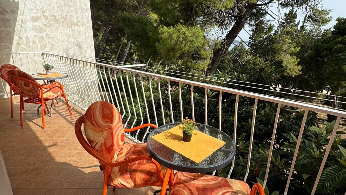 Srebreno Apartment | Apartment & Rooms Papa - Two Bedroom Apartment with Balcony and Partial Sea View