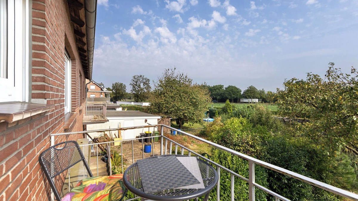 Kevelaer Apartment | Apartment 'Ruhiges Appartement Am Stadtrand' with Balcony and Wi-Fi