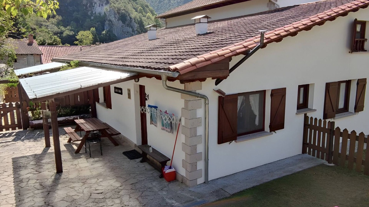 Penamellera Alta Apartment | Apartment 'Rural Rubó' with Mountain View, Private Terrace and Wi-Fi