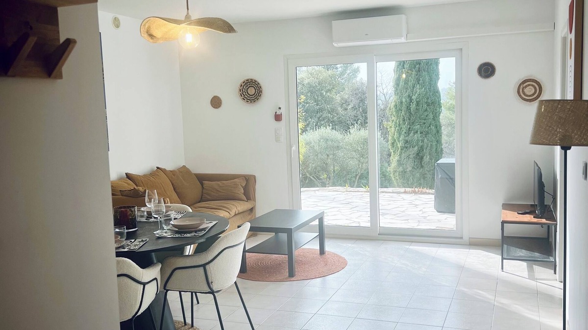 Montferrier-sur-Lez Apartment | Apartment Saona pool and jacuzzi