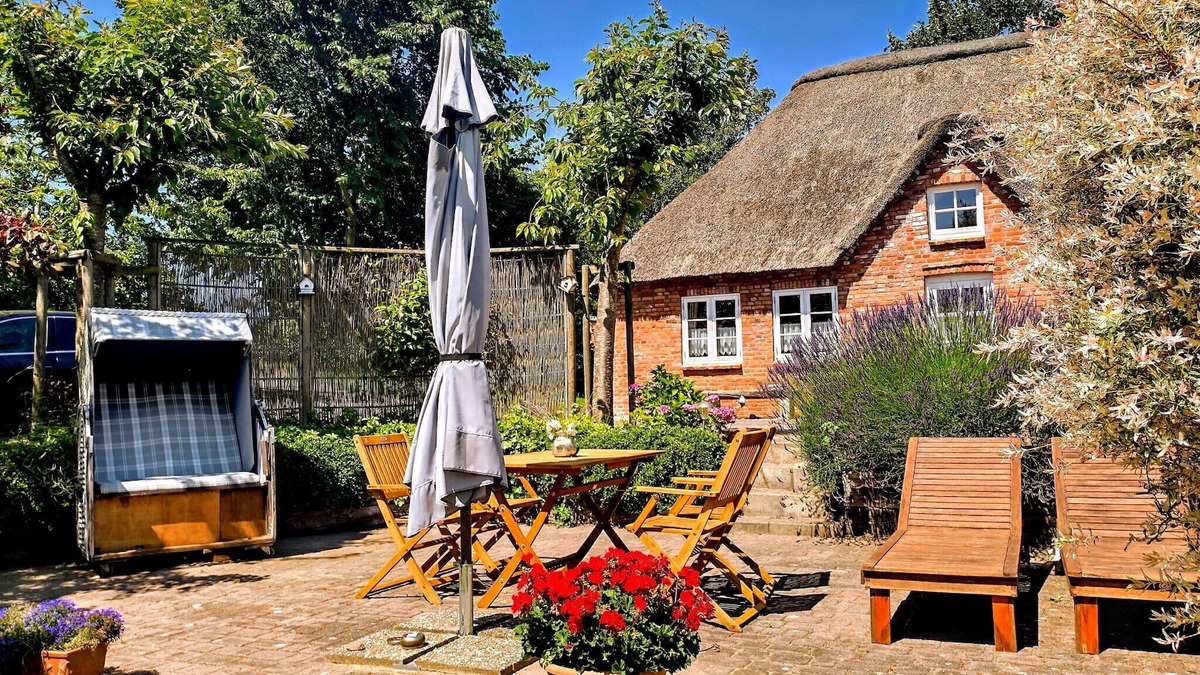 Welt Apartment | Apartment 'Sannes' with Private Terrace and Shared Garden