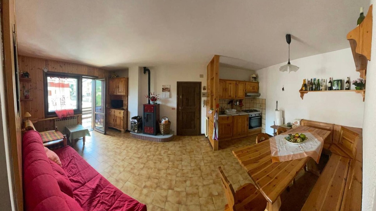 Fiumalbo Apartment | Apartment 'Santerini' with Mountain View, Shared Garden and Wi-Fi