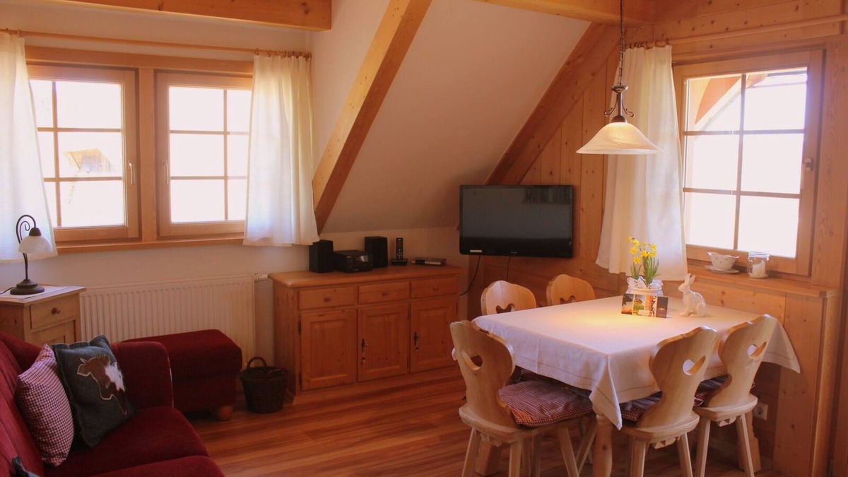 Hinterzarten Apartment | Apartment 'Schauinsland' with Mountain View, Private Terrace and Wi-Fi
