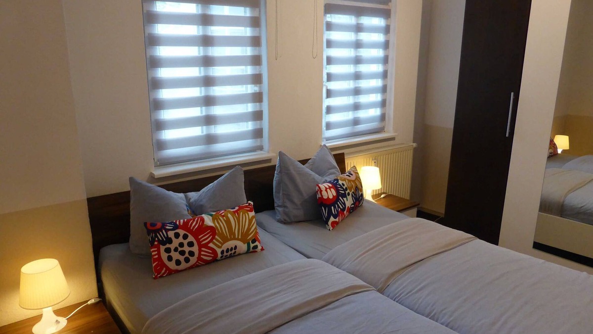 Jena Apartment | Apartment Schiller, 2 bedrooms, near the center, free W - Schiller
