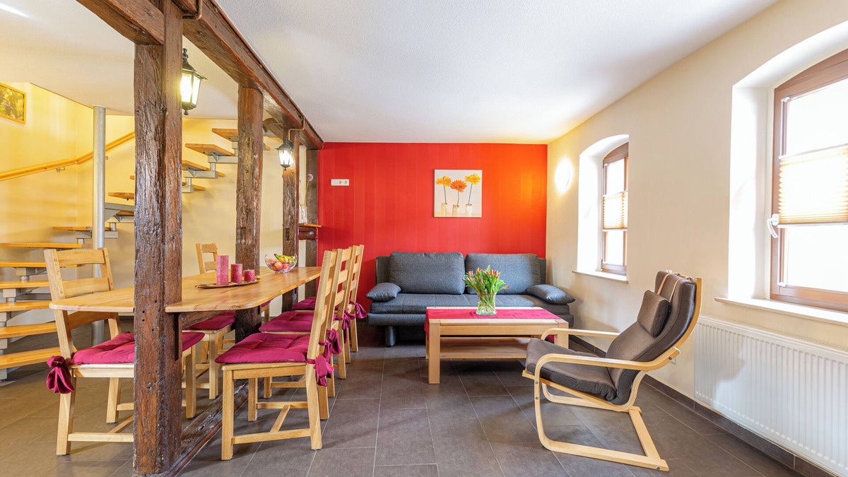 Naumburg Apartment | Apartment "Schlag Wohnung 2" with Wi-Fi, Terrace & Garden