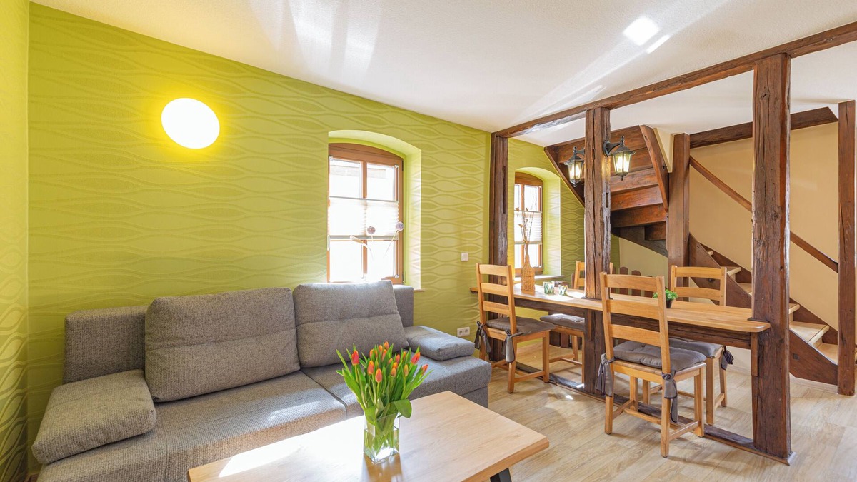 Naumburg Apartment | Apartment "Schlag Wohnung 1" with Wi-Fi, Terrace & Garden