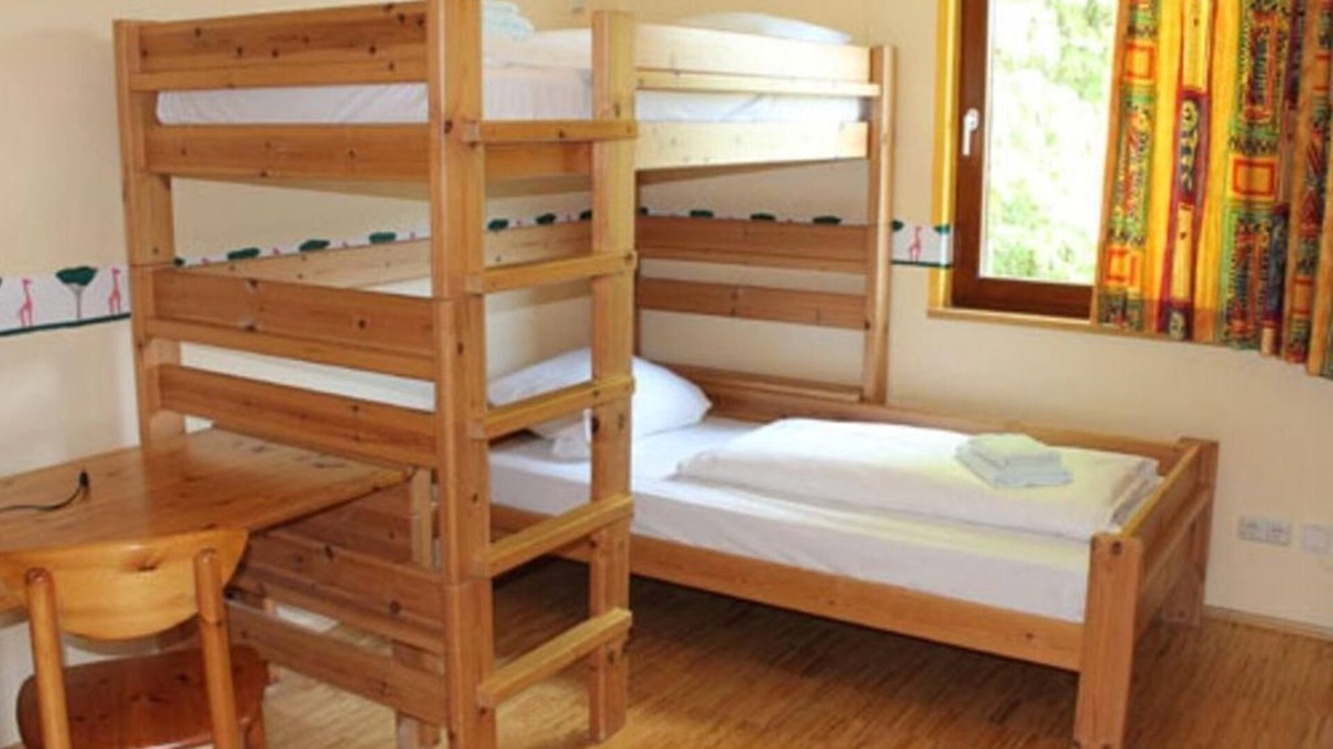 Fichtelberg Apartment | Apartment Schneeberg, shower, WC, balcony - WAGNER'S Hotel and Restaurant