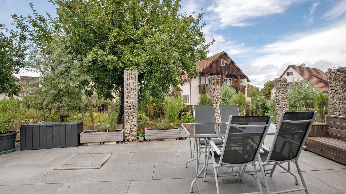 Blaubeuren Apartment | Apartment 'Schneider' with Private Terrace, Shared Garden and Wi-Fi