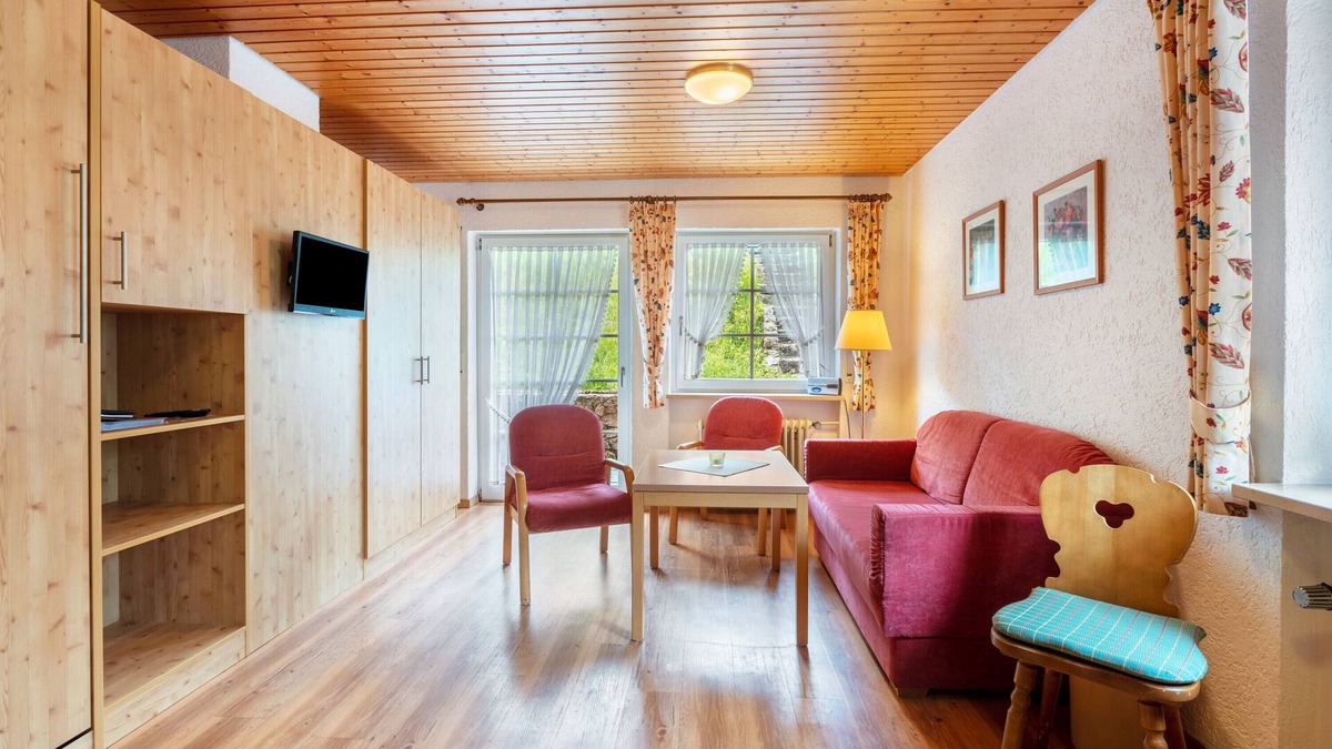 Todtnau Apartment | Apartment 'Schwarzwald' with Terrace and Wi-Fi