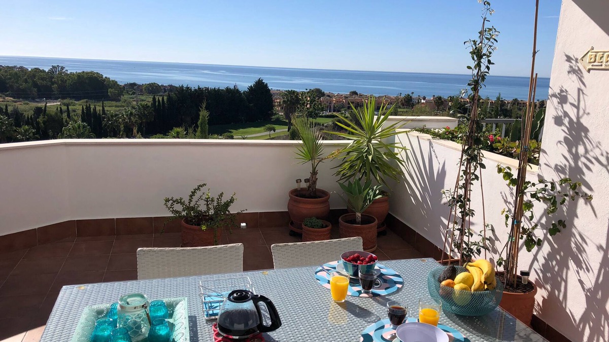 Marina de Casares Apartment | Apartment sea view, golf and mountain, 400 m from the sea
