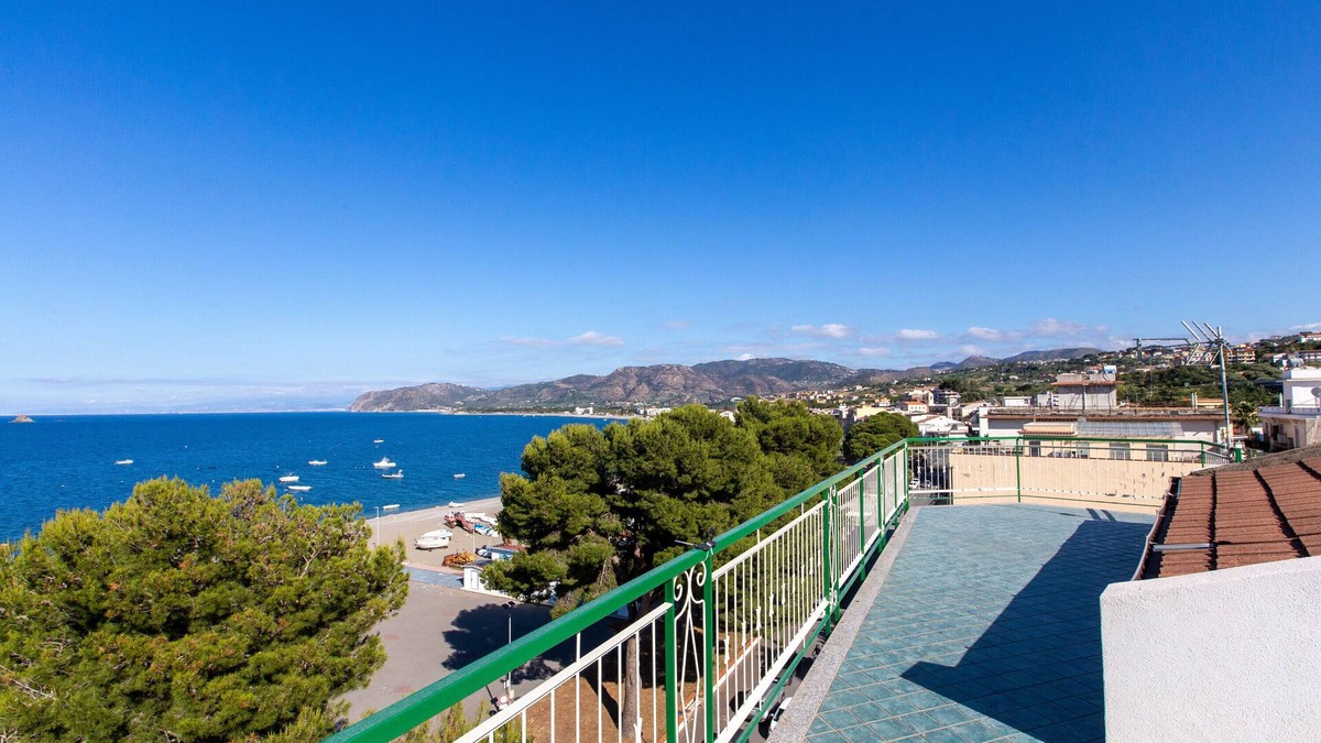 Marina di Patti Apartment | Apartment 'Seaview 2' with Sea View, Wi-Fi and Air Conditioning