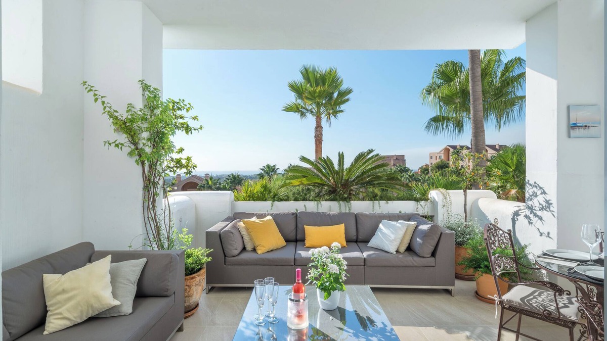 New Golden Mile Apartment | Apartment "Seaview Flat Benahavis-Marbella" with Sea View, Pool, Wi-Fi, Terrace & Garden