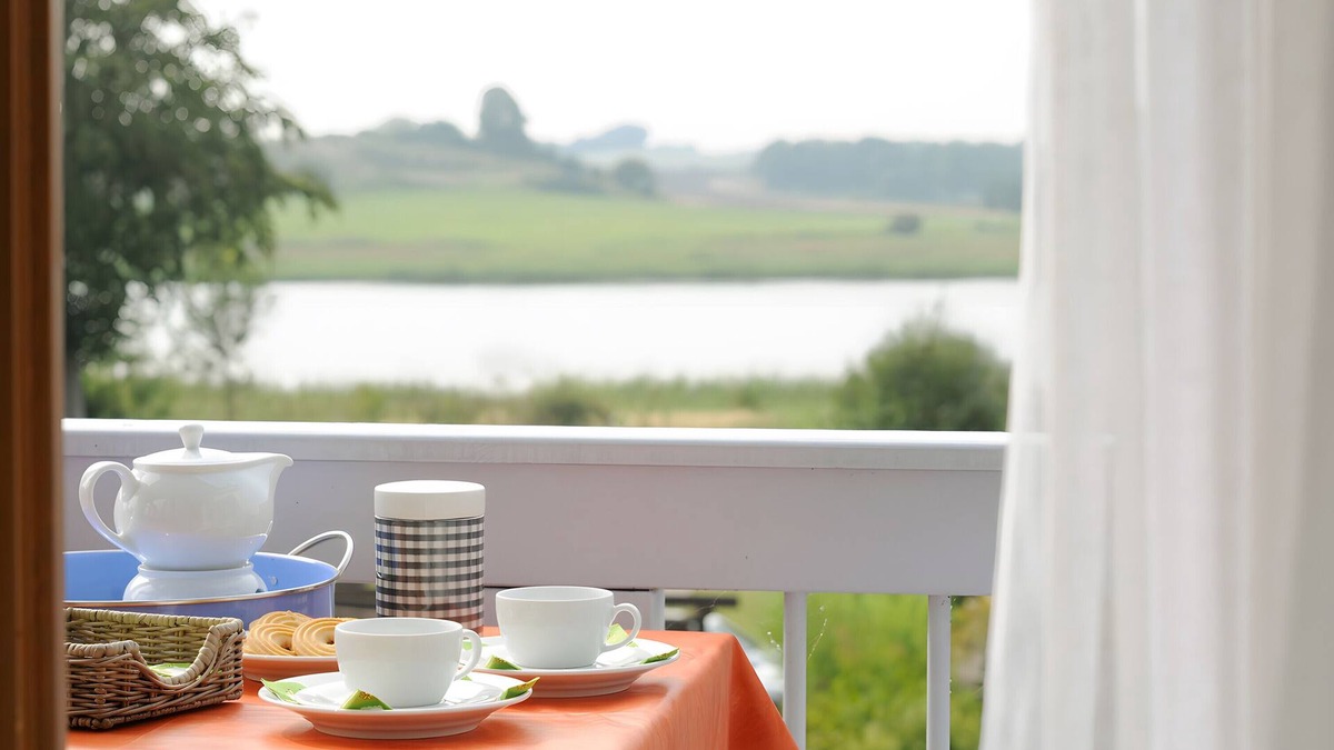Neuensien Apartment | Apartment 'Seeblick Ferienwohnung' with Lake View, Shared Garden and Wi-Fi
