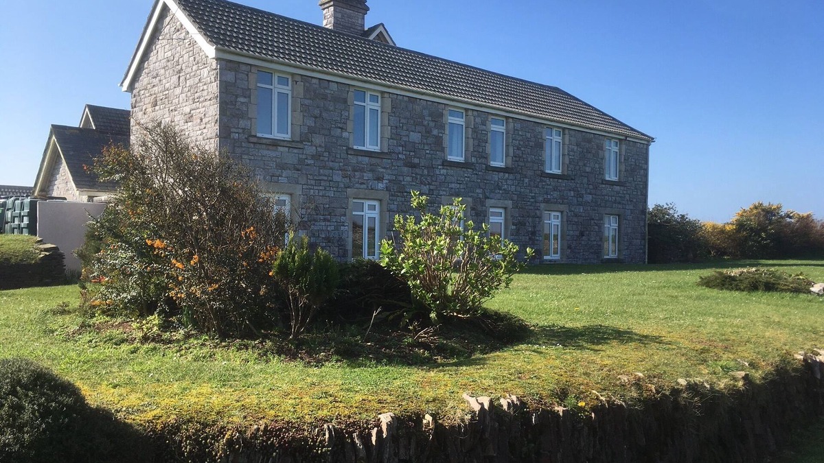 Thurlestone Apartment | Apartment set in stunning grounds with coastal views & access to coastal paths