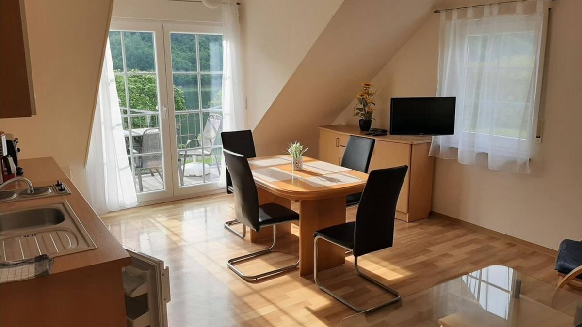 Sankt Aldegund Apartment | Apartment, shower, toilet, river view - Residenz Moselstausee