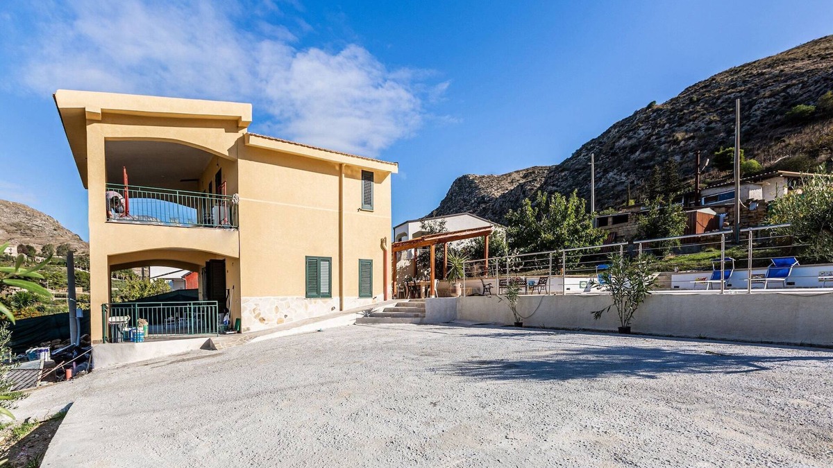 Realmonte Villa | Apartment, Sicily with Terrace