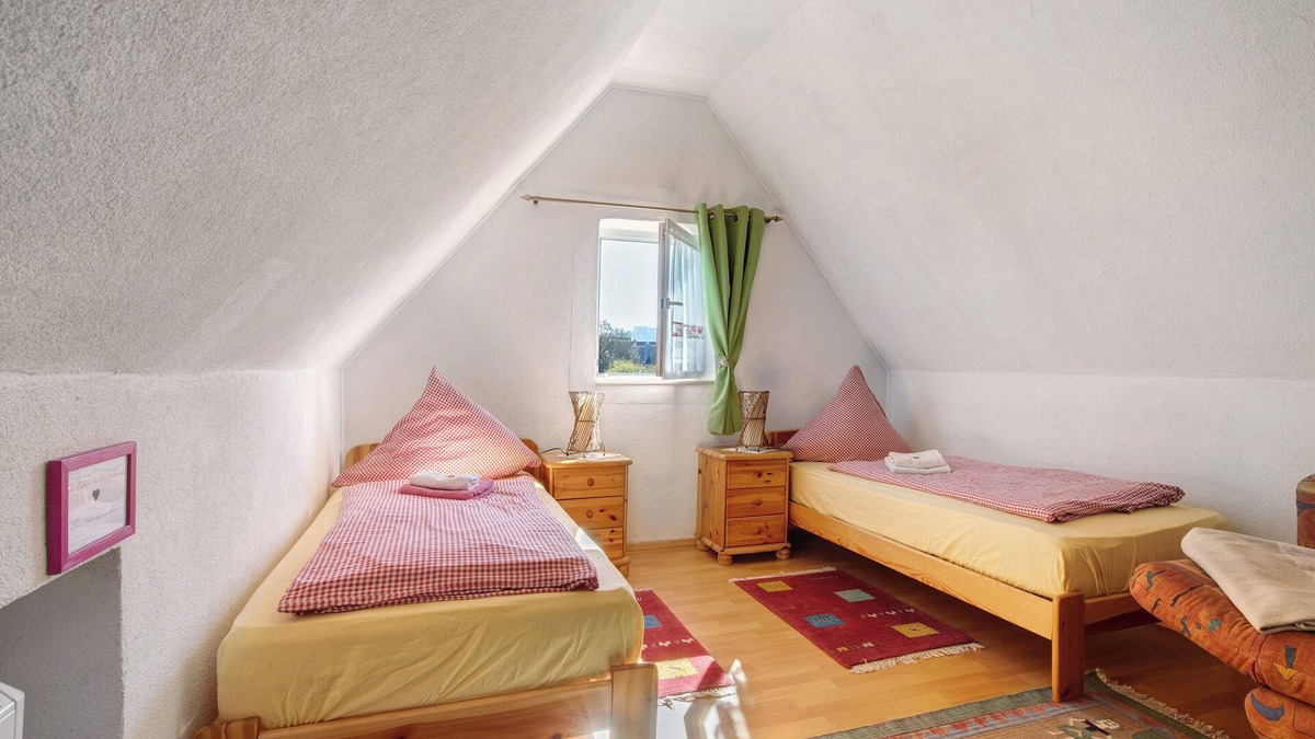 Grossheppach Apartment | Apartment 'Sila 3' with Shared Terrace and Wi-Fi