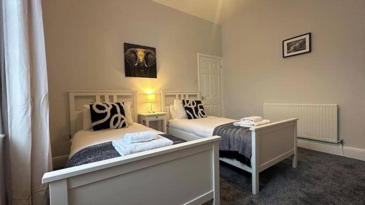 Blyth Apartment | Apartment - Sleeps 3 - Pet friendly - Parking
