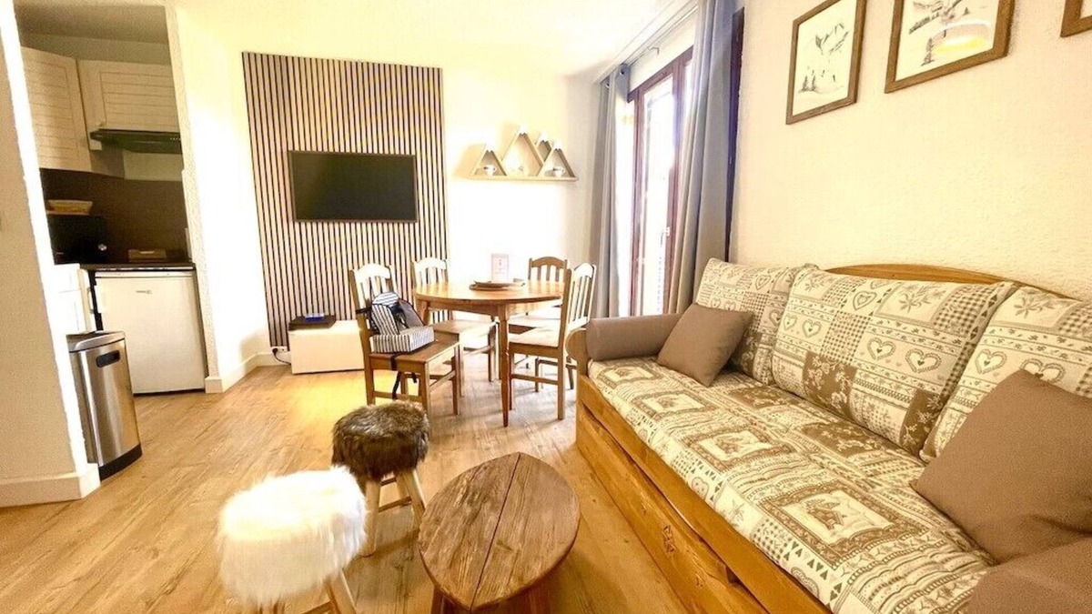 Montclar Apartment | Apartment sleeps 6 All comforts, at the foot of the slopes