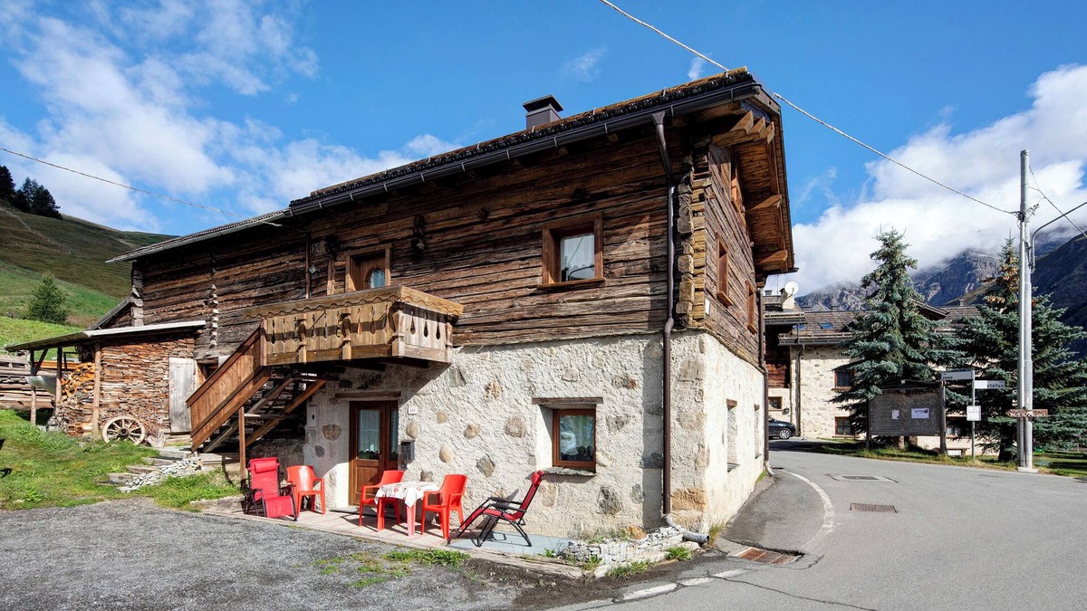Trepalle Apartment | Apartment 'Sole Tra Le Cime - Trepalle' with Mountain View, Private Garden and Wi-Fi