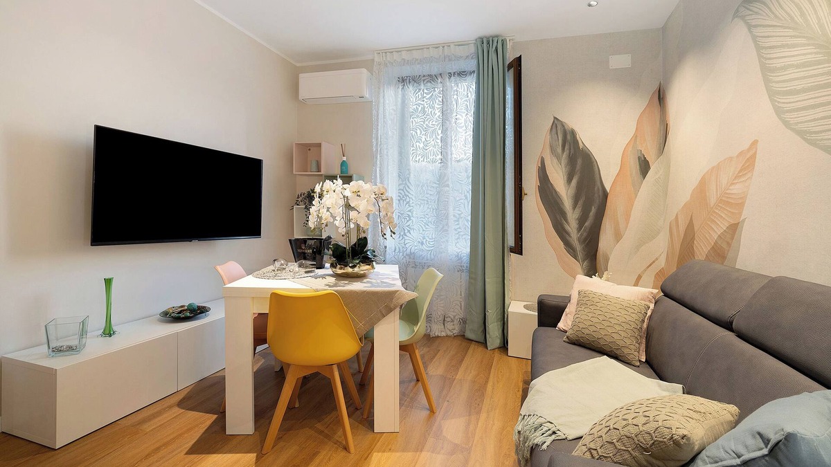 Vado Ligure Apartment | Apartment 'Soleluna' with Wi-Fi and Air Conditioning