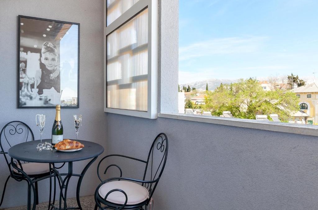Split Apartment | Apartment Sophie’s place