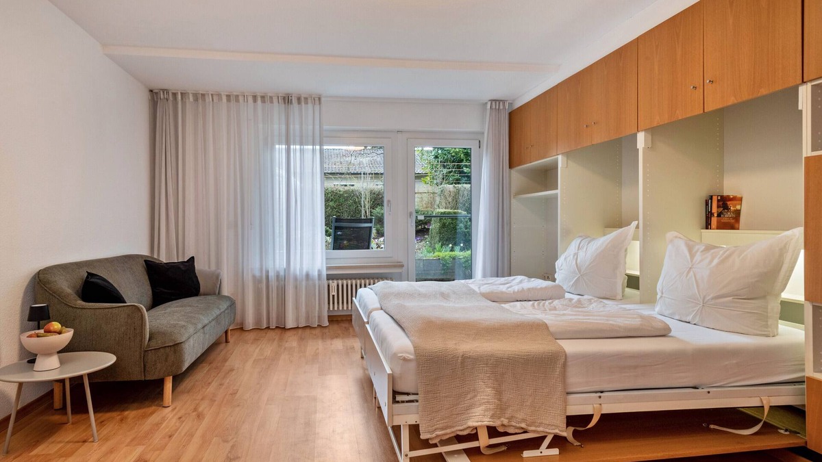 Hagnau Apartment | Apartment 'Spätburgunder' with Private Terrace, Shared Garden and Wi-Fi