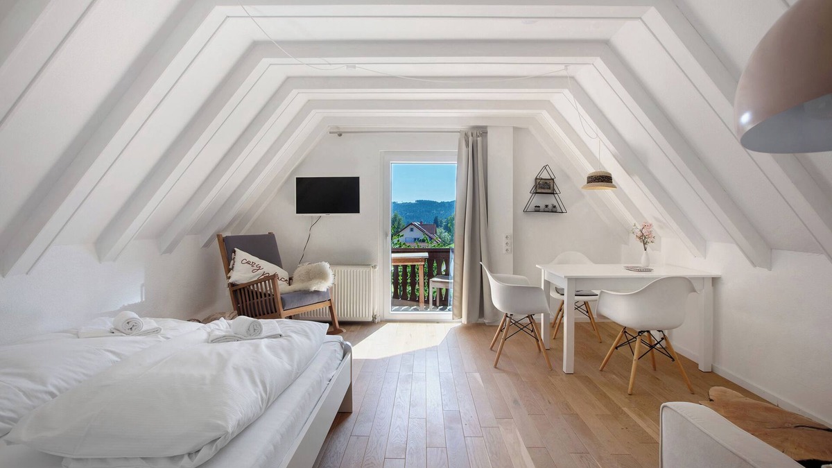 Altglashutten Apartment | Apartment 'Spatzennest' with Shared Garden, Balcony and Wi-Fi