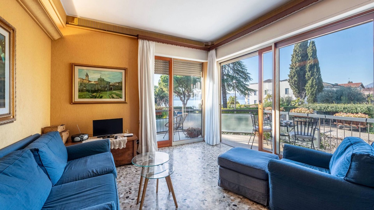 Barbarano Apartment | Apartment 'Spiaggia D'oro Lake View' with Lake View And Wi-Fi