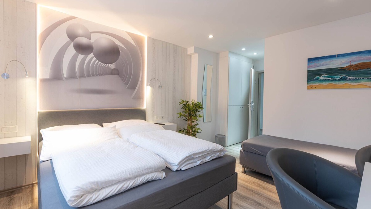 Leverkusen Apartment | Apartment-Standard-Private Bathroom-Park view-Zimmer 201