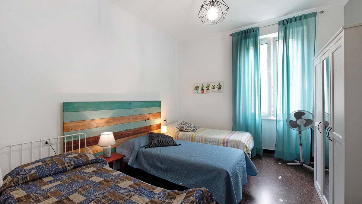 Pegli Apartment | Apartment 'Stanza Per 3 Persone' with Balcony and Wi-Fi