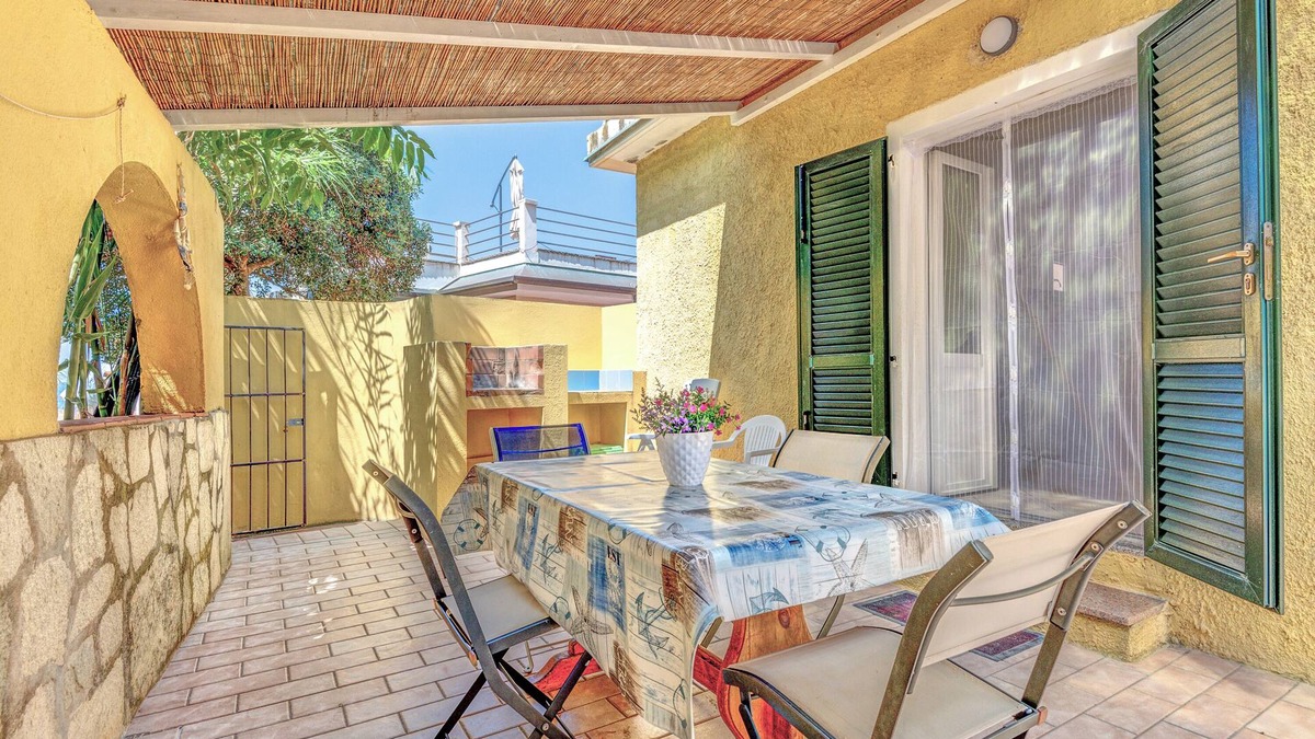 Capoliveri Apartment | Apartment 'Stecchi Mare' with Private Terrace and Air Conditioning