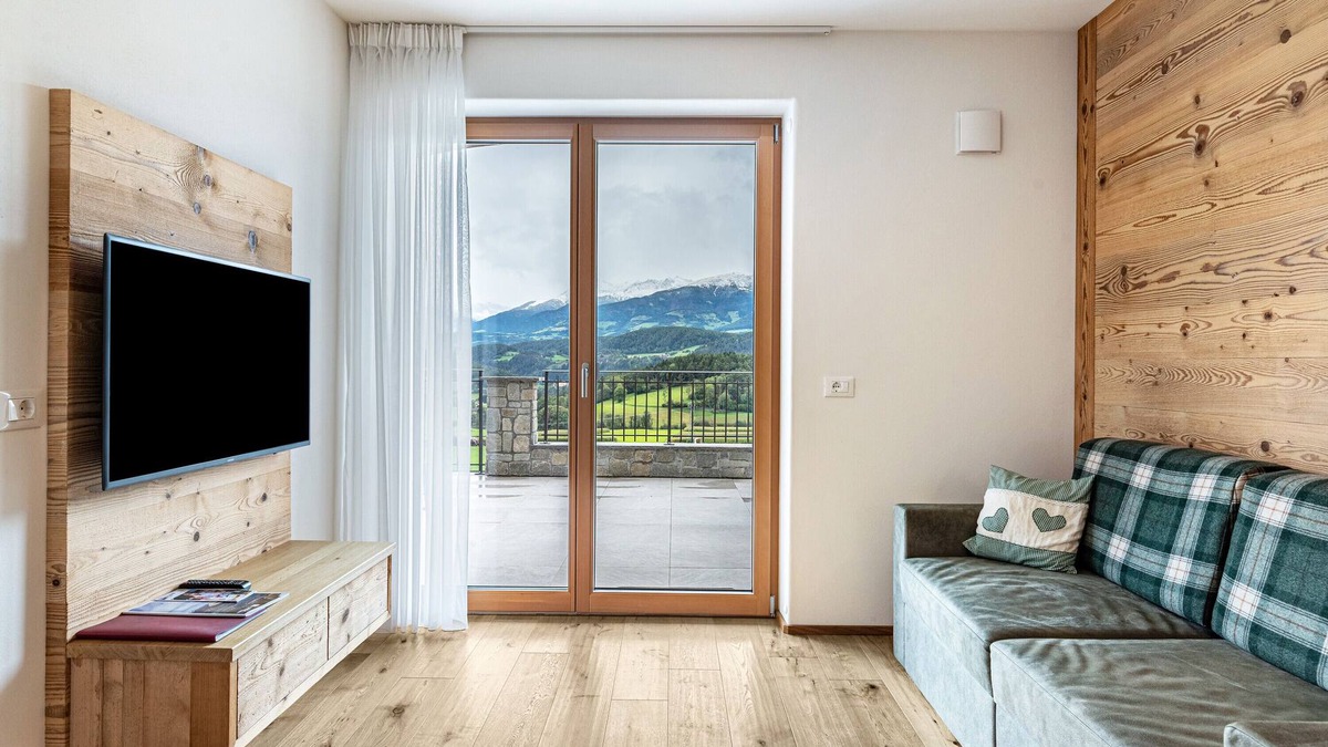 Santo Stefano Apartment | Apartment "Stefansdorf Wohnung 1" with Mountain View, Terrace and Balcony