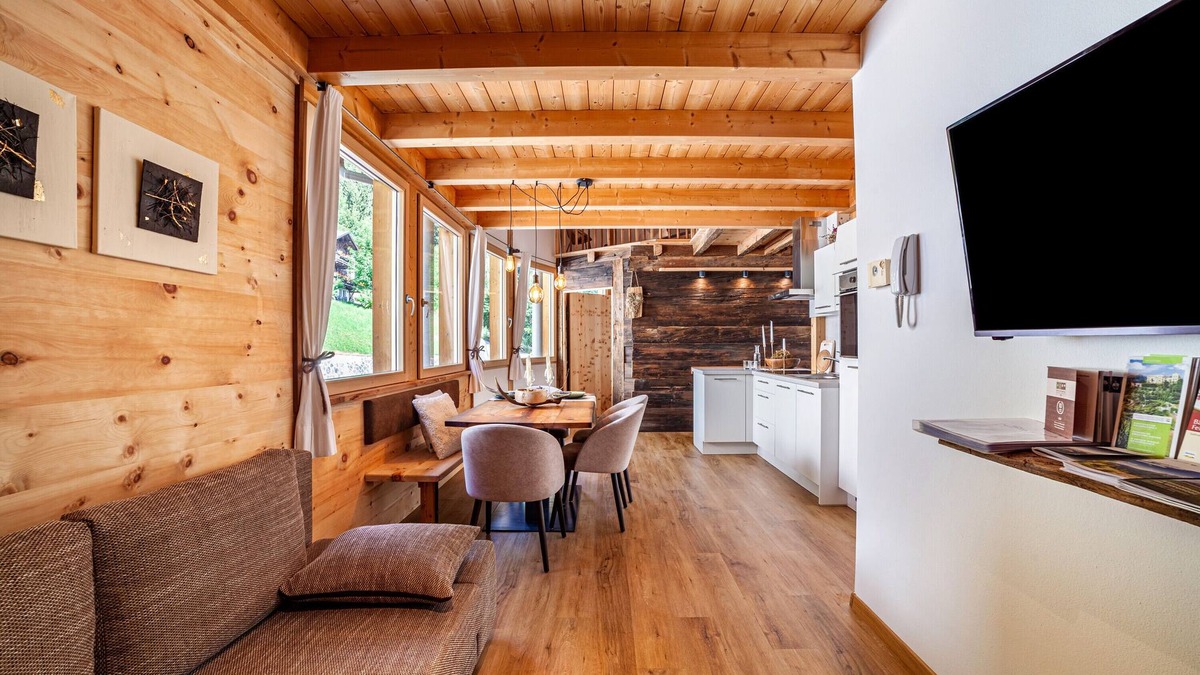 Santa Valburga Apartment | Apartment 'Steinbach Loft' with Mountain View, Sauna & Wi-Fi